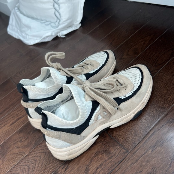 AUTHENTIC Chanel Sneakers Knit and Suede Runners White Light Pink and Black 41 - Picture 4 of 6